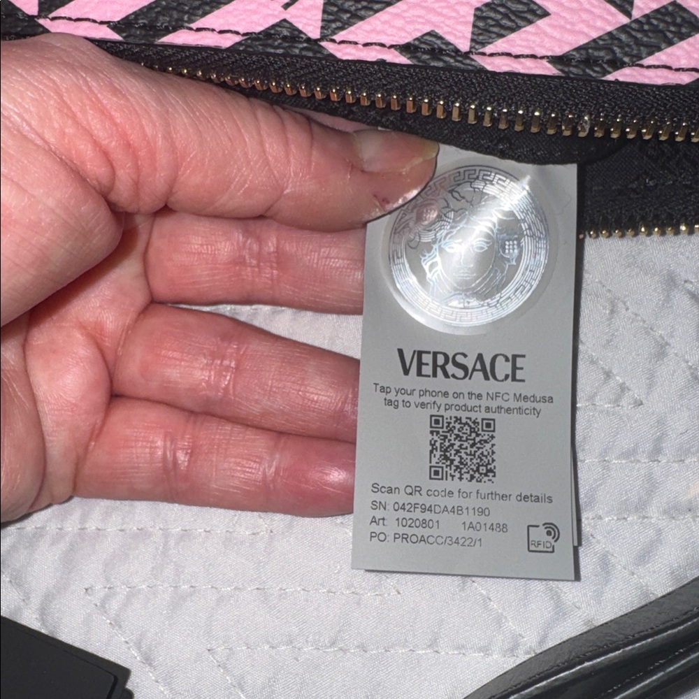 NWT Versace Pink and Black Shoulder Bag 2COA’s & dust bag, Sales tags Full set ! - Picture 14 of 16